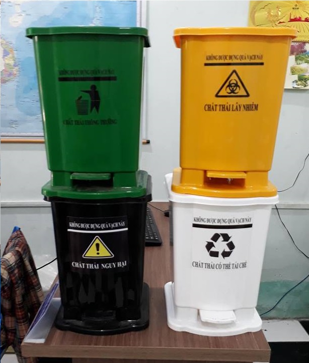 thung-rac-y-te-15-lit12001